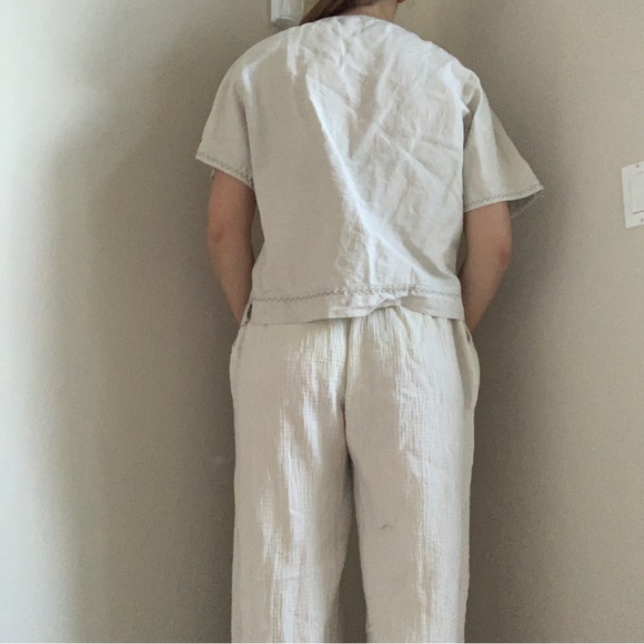 Linen Tshirt with indigenous horse art - Picture 3 of 4